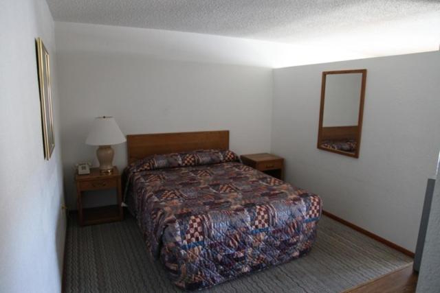 Queen Room interior